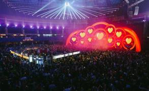 Peste 10.000 de oameni au participat la ediţia de toamnă a festivalului Nostalgia. Petrecerea a ţinut până în zorii zilei