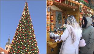 Turiștii au dat năvală la Târgul de Crăciun din Sibiu. Roata panoramică şi bradul înalt de 24 de metri, printre atracţiile principale