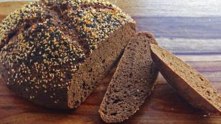 Insectele și viermii ar putea ajunge pe masa românilor. Proiectul AUR care interzice folosirea acestora nu a trecut de Comisia de Agricultură din Senat