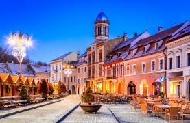 Terasele din Piaţa Sfatului vor fi închise pe perioada Târgului de Crăciun din Braşov. Motivul deciziei luate de primărie