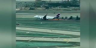 Momente dramatice după ce un avion Airbus s-a ciocnit cu o mașină de pompieri, pe un aeroport din Peru. Martorii, înmărmuriți