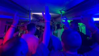 Petrecere pentru sute de influenceri într-un vagon de metrou pe linia Pantelimon - Dristor 2