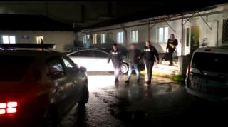 Un bărbat și-a agresat fosta iubită, la un salon de cosmetică din Pitești. O altă femeie, care sărise în ajutor, a fost și ea lovită