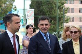 Ministrul Sportului, acuzat că a condus ilegal o maşină a ministerului şi că are dosar penal. Eduard Novak: E un atac josnic