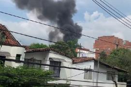 Un avion cu 8 oameni la bord s-a prăbuşit peste un cartier rezidenţial în Columbia