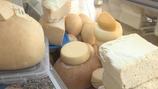 Afacerea pornită de un fermier român, în pericol din cauza etichetelor înșelătoare. Legea care promite să schimbe situația