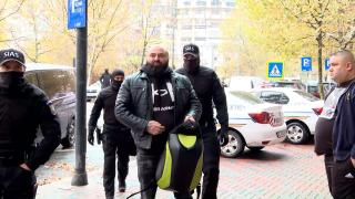 Interlopii clanului Corduneanu, angajați de un lanț de cazinouri. Se asigurau că oamenii care câștigau la păcănele nu primeau niciun ban