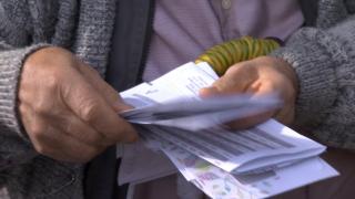 Guvernul a alocat 4 miliarde de lei pentru plata facturilor la energie. Nu toţi românii vor primi vouchere: cine poate încasa banii