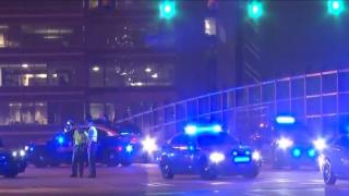 Atac armat în SUA, în apropierea unui magazin. O persoană a murit, iar alte cinci au fost rănite