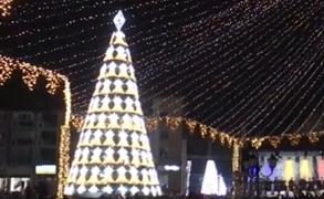 Spectacol de lumini, de Ziua Bucovinei. Turiștii s-au bucurat de bucate tradiționale și spectacole folclorice