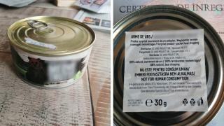 Excrementele de urs la conservă, vândute ca "suvenir autentic-secuiesc" în Covasna. De ce nu poate fi interzis produsul