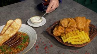 Meniu inedit de Ziua Națională la Timișoara: sarmale cu somon sau fasole cu cârnaţi de sturion. Cât costă o porție