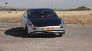 Olanda construiește prima maşină solară din lume. Start-upul a primit deja 150 de comenzi. Cât costă un astfel de vehicul
