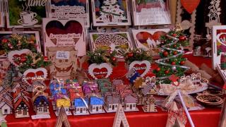 Atmosferă de sărbătoare și prețuri pentru toate buzunarele, la târgul de la Muzeul Ţăranului Român