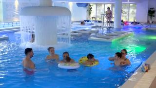 Turiştii au umplut centrele de relaxare în ultima zi de minivacanţă. Cât costă o zi de răsfăţ la spa