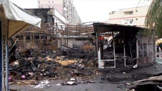 Prima ipotează a anchetarilor în cazul incendiului devastator din Sectorul 3: ce ar fi aprins 1.000 de metri pătraţi din Piaţa 1 Decembrie