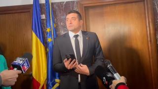 George Simion a dat buzna la Ministerul Energiei şi a deturnat conferinţa: "A fugit ministrul, a fugit Virgil, a fugit hoțul!"