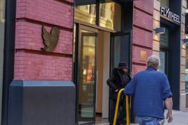 "Este un semn de lipsă de respect". Cum a dotat Elon Musk sediul Twitter cu "dormitoare", pentru ca angajaţii să muncească mai mult