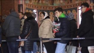 Pelerinaj la moaștele Sfintei Filofteia de la Curtea de Argeș. Credincioșii s-au rugat pentru cei dragi și pace la graniță
