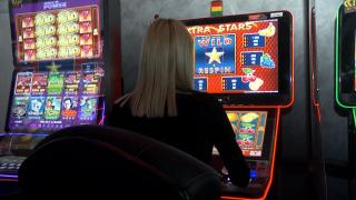 Zonele în care ar putea fi interzise "păcănelele". Elevii au ajuns să vândă din casă pentru a juca la ele