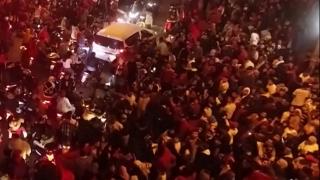 Peste 20.000 de marocani au ieşit pe străzile Parisului după calificarea naţionalei: confruntări violente cu poliţia, aproape 100 de oameni în arest