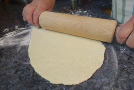 Gospodinele spun că nu e greu de preparat, iar ingredientele se găsesc uşor. Desert special pentru masa de Crăciun