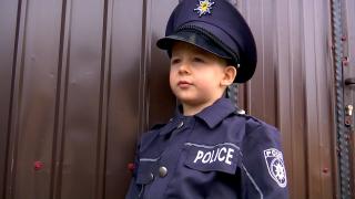 "Ce ţi-ai dorit de ziua ta? Să vină mascaţii!" Misiune specială pentru un copil din Gorj care a împlinit 5 ani. A fost sărbătorit alături de poliţişti