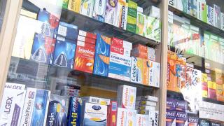 Criză de antivirale, antibiotice și siropuri pentru copii, în plin val de viroze. Ce medicamente nu se mai găsesc în farmacii