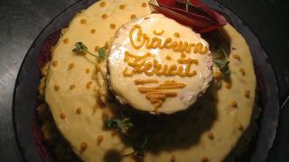 Salata boeuf: Se pune sau nu mazăre, dar carne de pui? Dezbaterea i-a aprins pe români: "Şi ne mai mirăm că nu suntem primiți în Schengen"