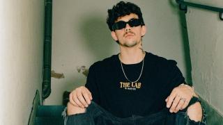 Cine este românul care a compus imnul Cupei Mondiale de Fotbal din Qatar. Are 24 de ani și "trăiește" în studio