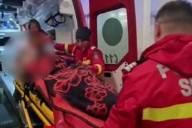 Înjunghiată de fostul iubit, în propria casă. Bărbatul nu i-a iertat nici pe cei doi copii ai femeii din Botoşani