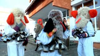 Dansul brondoşilor, tradiţie de sărbători unică în România. De unde provine obiceiul