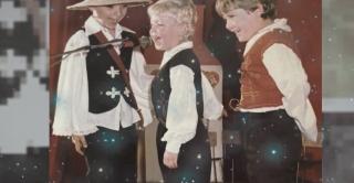 Poveste de Crăciun. Cea mai frumoasă amintire a lui Mihaiţă Neşu: "Abia aşteptam să împodobim bradul şi era o bucurie foarte mare să îl admirăm pe întuneric"