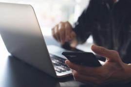 Cele mai bizare căutări ale românilor pe eMAG în 2022: "Nevasta mi-a spart contul, ajutor!'', ''cumpăr capre'' sau ''chiloți cu picior''