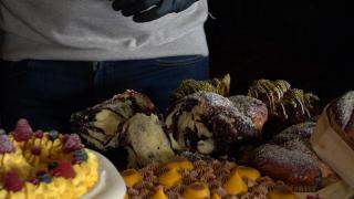 Cum faci cei mai pufoşi şi gustoşi cozonaci? Reţete tradiţionale sau reinterpretate pentru masa de Crăciun