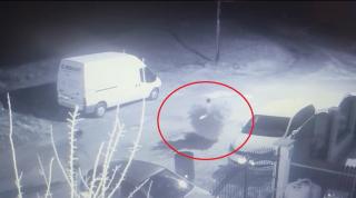 Un gălățean a rămas fără bradul plantat acum 10 ani, când s-a născut fetița sa. Hoții, filmați cum fug cu pomul sub braț