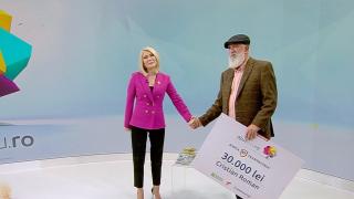 "Taxiul cu bomboane", proiectul de suflet al unui om care luptă pentru a-i face pe alţii fericiţi. Donaţie de 30.000 de lei pentru Cristian Roman, care aduce bucurie în spitale