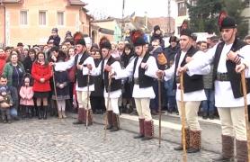 Turiștii tânjesc după Crăciunul de altădată. Tot mai mulți dau sejurul la schi pe vacanțe în zonele unde tradițiile au rămas vii