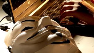 Înșelătoria care a lăsat zeci de români fără bani, înainte de Sărbători. "Nu trebuie să dăm datele de pe card nimănui"