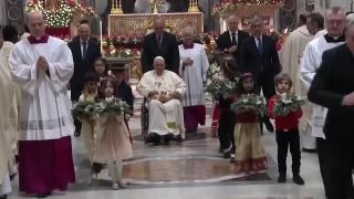 Papa Francisc, apel către credincioși de Crăciun: "Mă gândesc la copiii devorați de război, sărăcie și nedreptate"