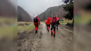 Unul dintre ucrainenii rătăciţi pe munte a fost găsit mort. Un altul rămâne în continuare de negăsit