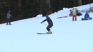 Zăpada din Maramureş a atras turişti de peste Ocean: un bărbat a venit tocmai din Miami pentru a schia la Cavnic