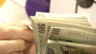 Românii care încep noul an cu mai mulți bani în buzunare. 2023 vine cu creșteri de pensii și salarii