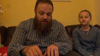 Afacerea unui român din Deva. A învăţat tehnica de pe internet, iar produsele se vând acum şi cu 300 de lei bucata