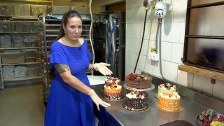 Tortul cu foiţă de aur, vedetă de Revelion 2023. Cozi şi val de comenzi la cofetării