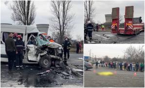"I-a omorât pe ăştia, pe toţi". Imagini de coșmar după un accident teribil între un microbuz și un TIR la Ișalnița, în Dolj