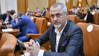 Culmea ironiei. Deputatul AUR Dumitru Focşa care şi-a bătut soția de față cu fetiţa face parte din comisia pentru cercetarea abuzurilor. Şi colegii se tem de el