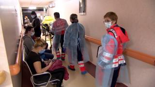 România, în stare de alertă epidemică: doi oameni au murit de gripă. Cum arată realitatea cruntă din camerele de gardă
