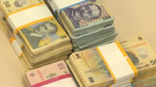 Pensionarii din medii defavorizate primesc vouchere pentru alimente şi tichete pentru plata facturilor. Ce condiţii trebuie să îndeplinească