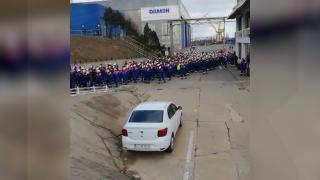 Proteste la șantierul Damen din Mangalia. Muncitorii s-au săturat și cer salarii mai mari, corelate cu rata inflației